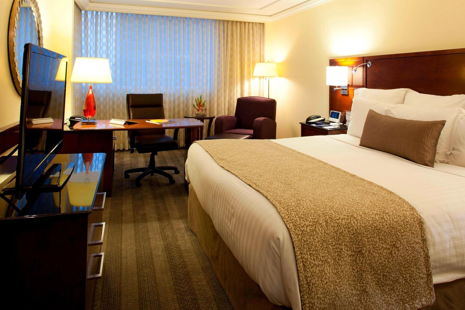 Deluxe Guest room, 1 King, No view
