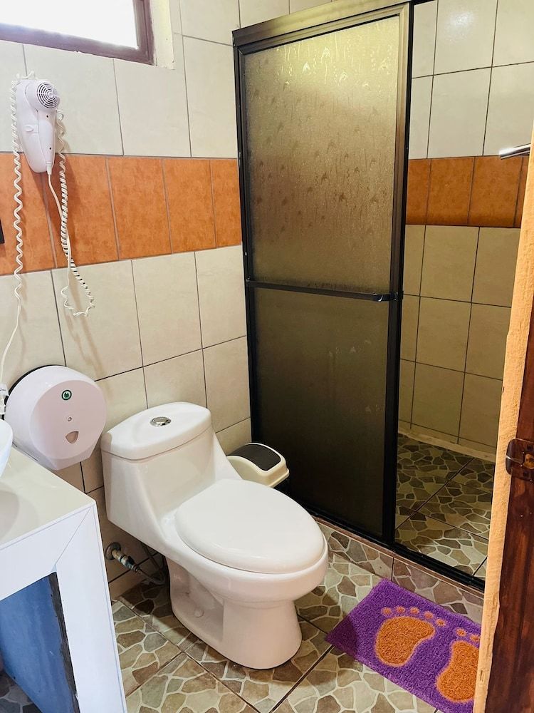 Aunty Arenal Lodge Standard Triple Room 12