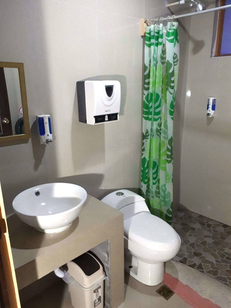 Aunty Arenal Lodge Standard Triple Room 10