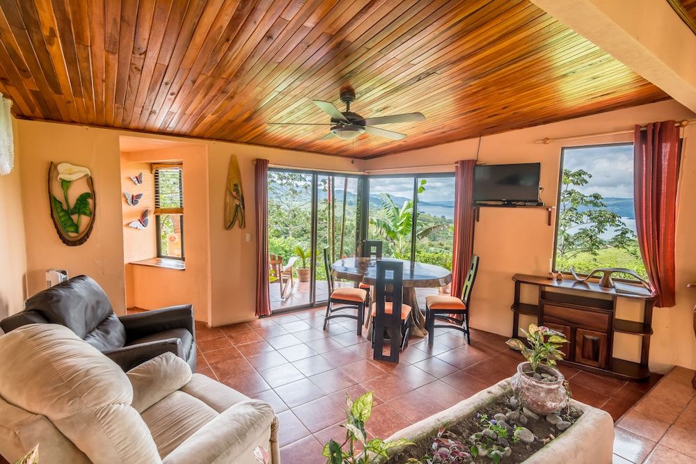 Nepenthe B&B Suite, Kitchenette 7