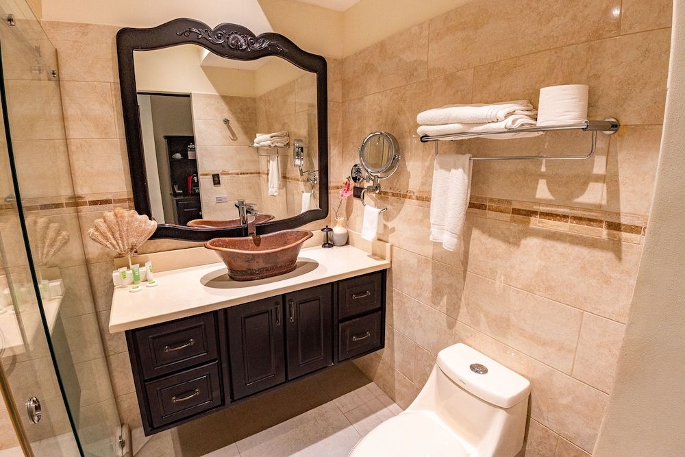 Sunset Del Mar Resort Deluxe Room, 2 Queen Beds 4