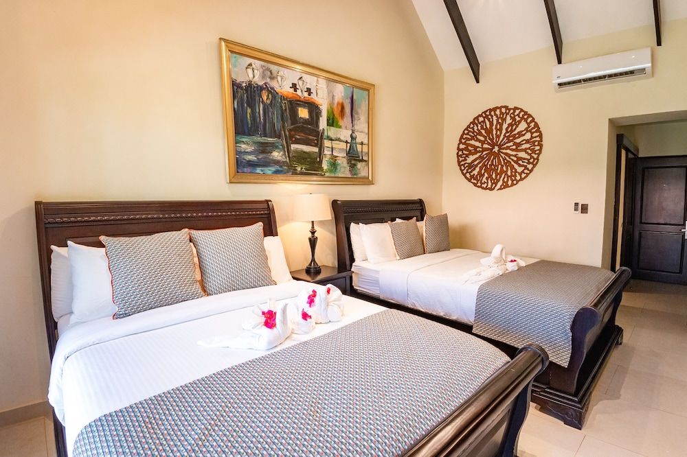 Sunset Del Mar Resort Deluxe Room, 2 Queen Beds 3