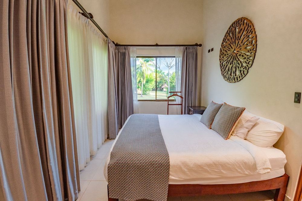 Sunset Del Mar Resort Exclusive House, 4 Bedrooms, Beachside