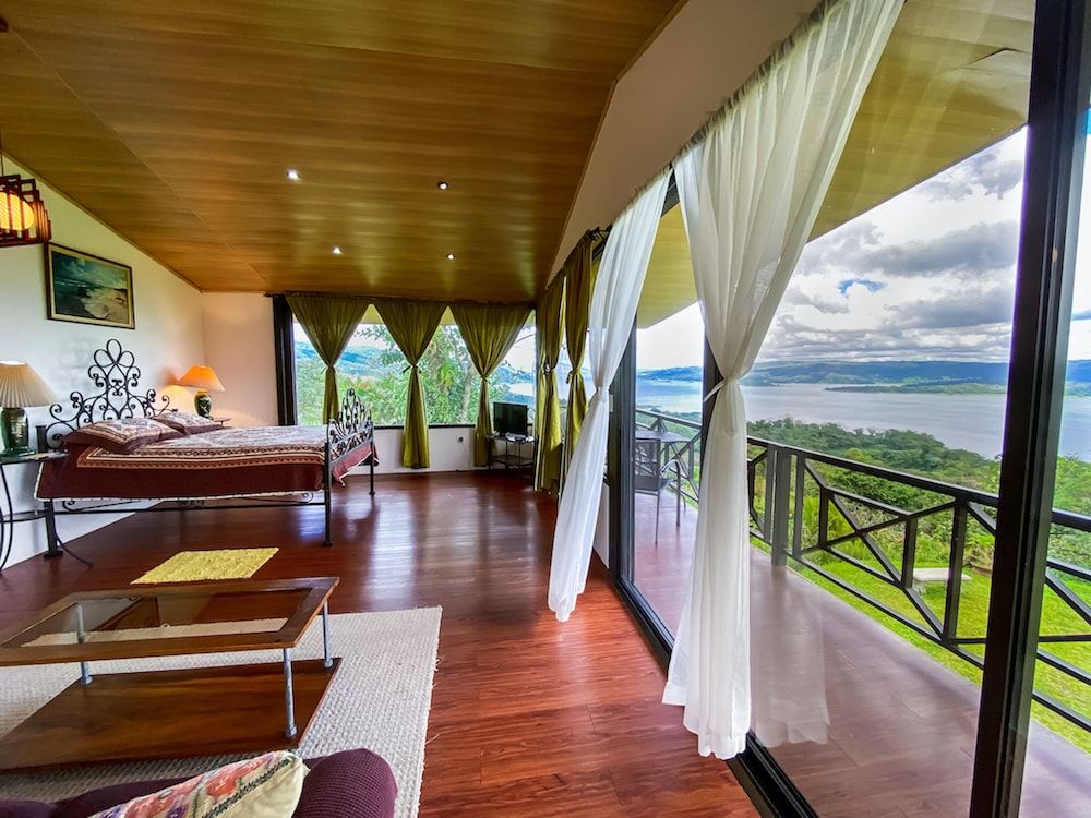 Apartment with Panoramic Views