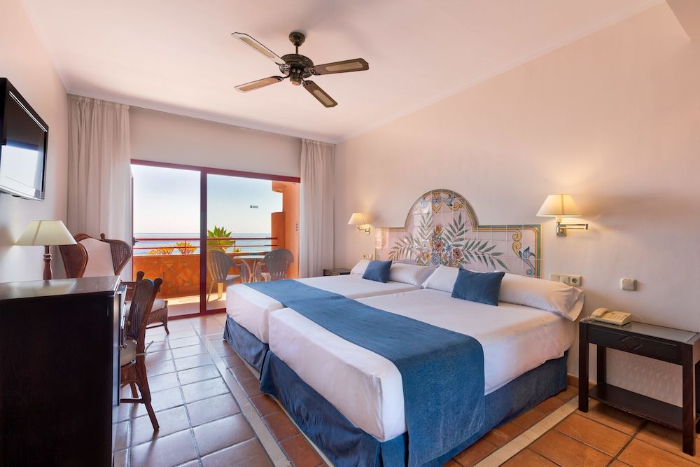 Standard Quadruple Room, Sea View