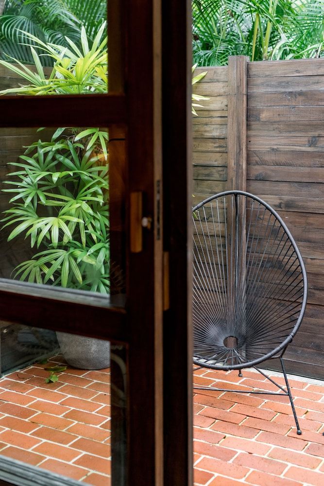 The Nomadic Hotel Basic Room, 2 Queen Beds 3