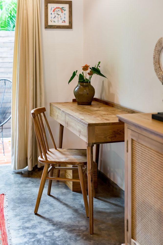 The Nomadic Hotel Basic Room, 1 King Bed 7