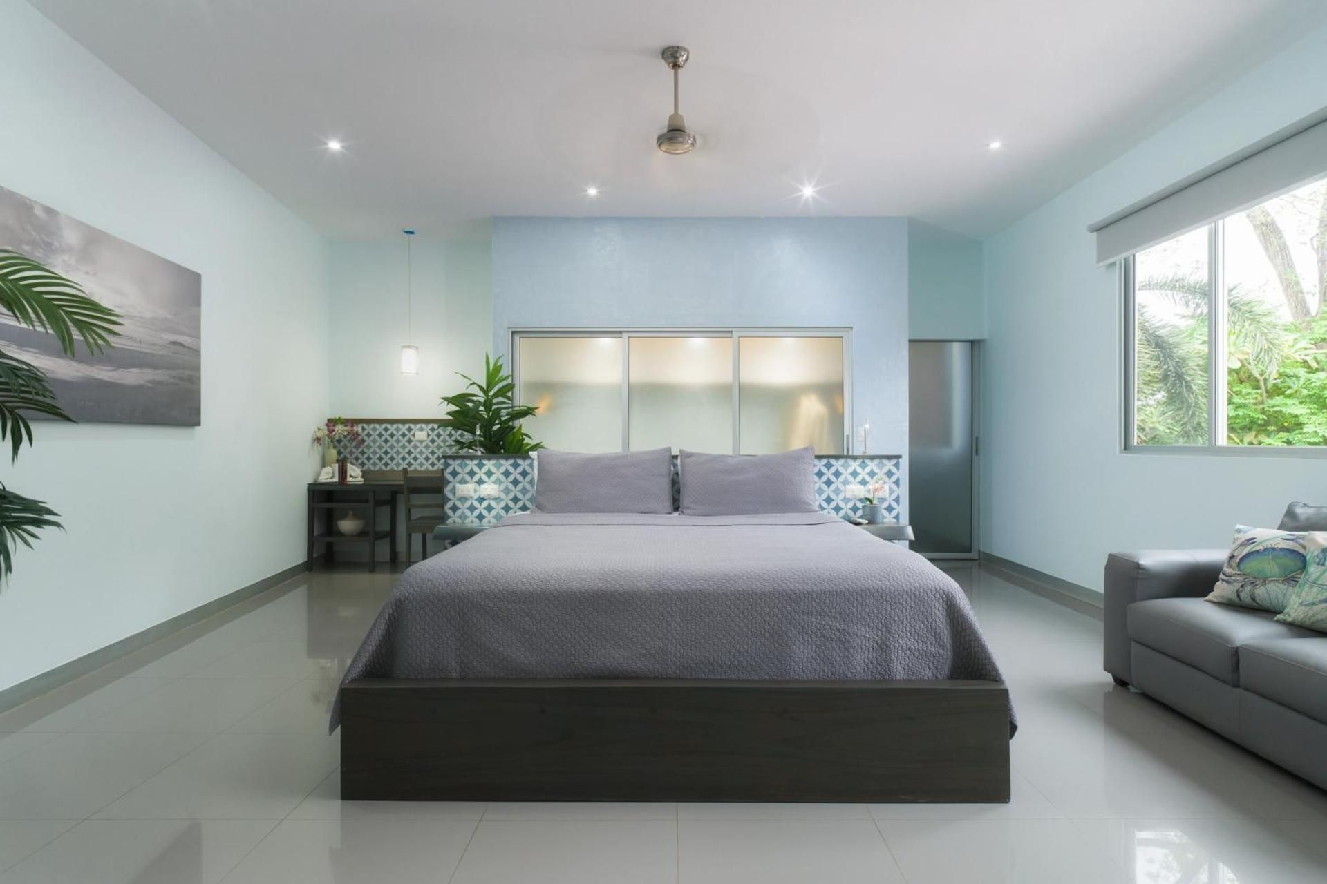 One-Bedroom Deluxe Apartment
