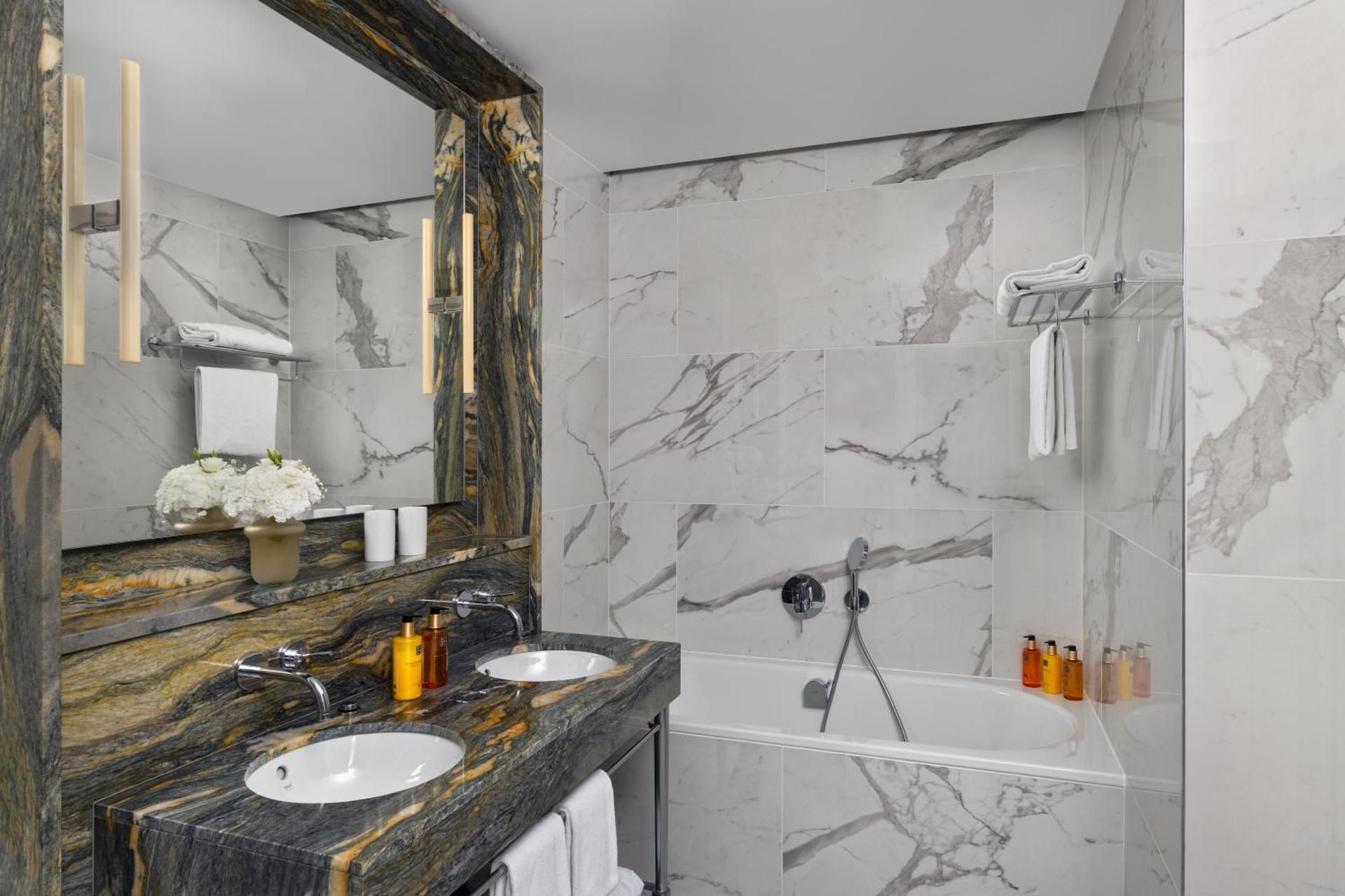 undefined Hotel Metropole Geneve 9