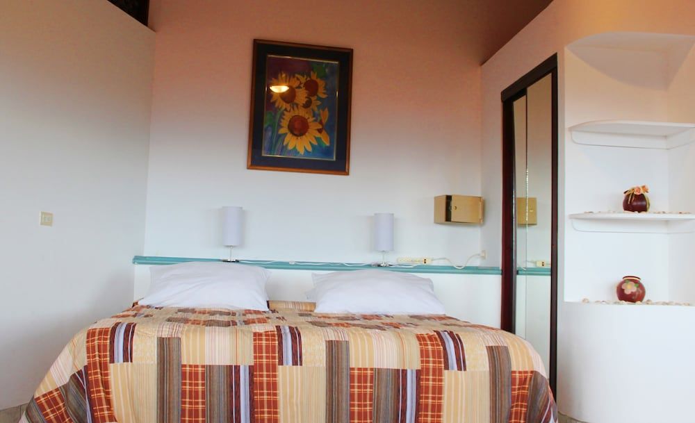 Panoramic Studio Suite, Kitchen, City View