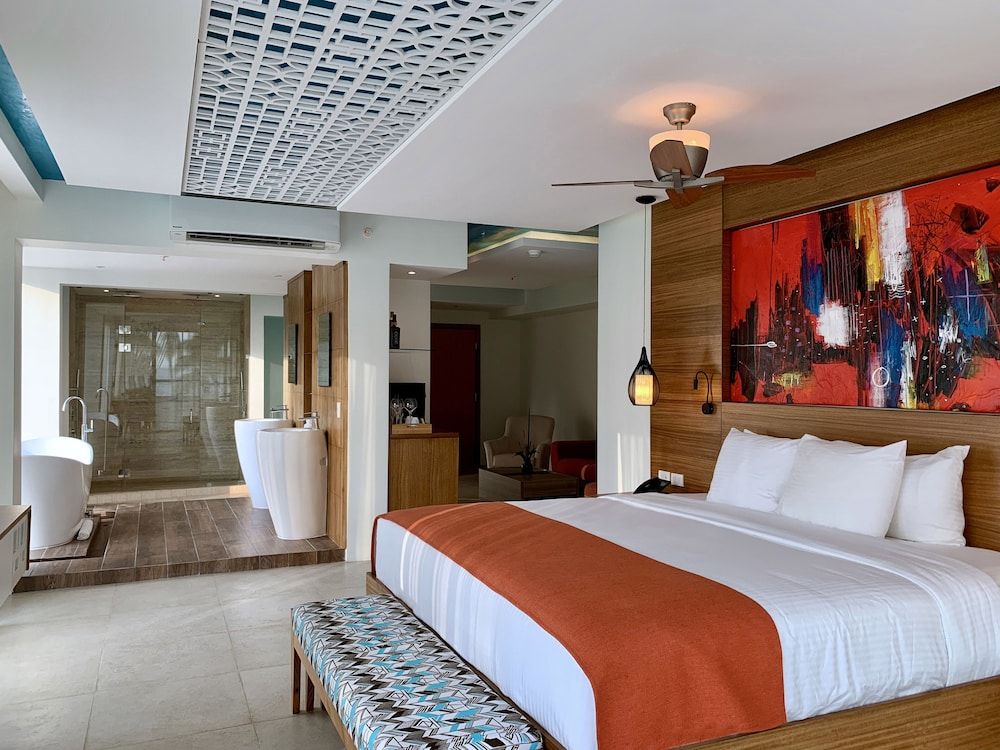 Honeymoon Suite