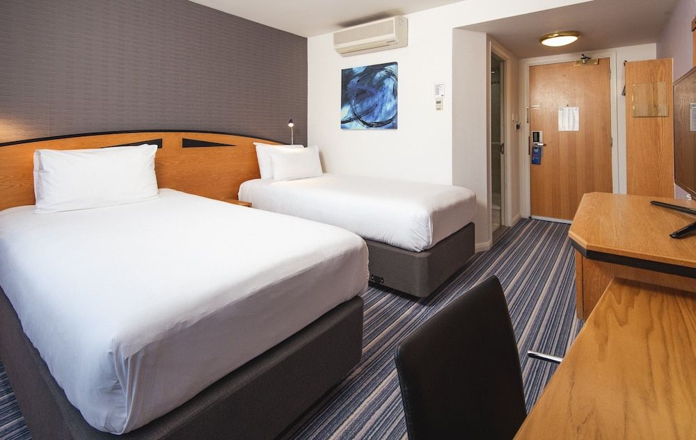 Standard Room, 2 Twin Beds (with Free Hot Breakfast)