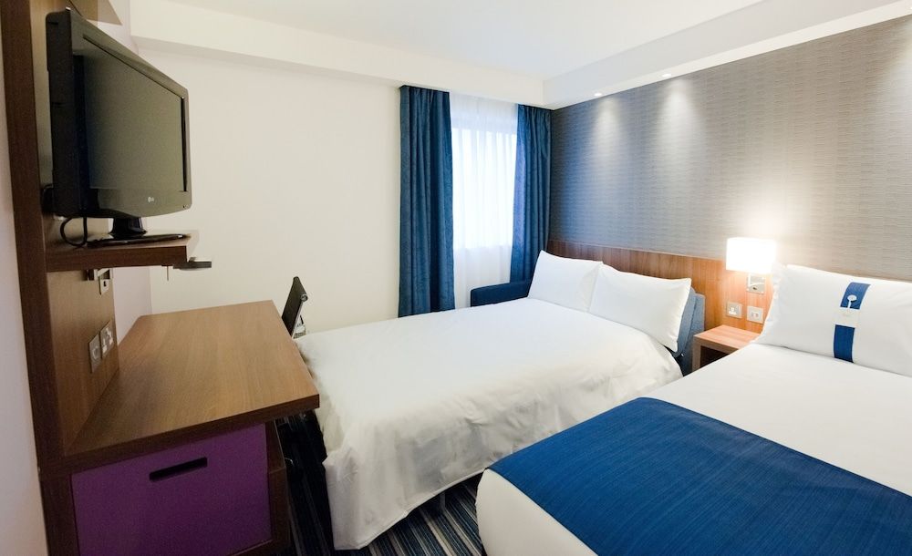 Holiday Inn Express London City by IHG Standard Room, 1 Double Bed with Sofa bed 3