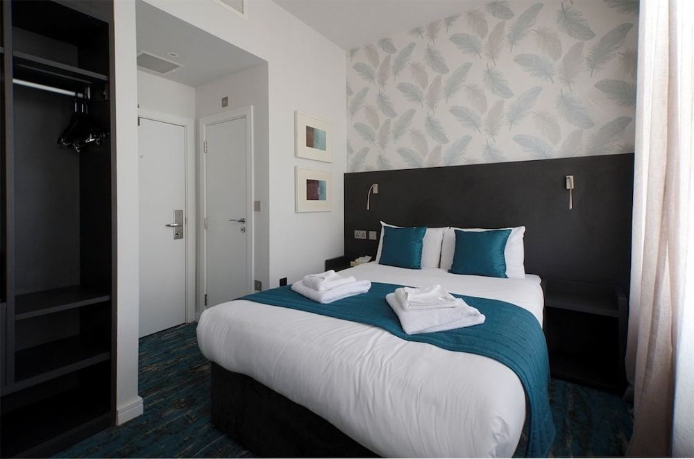 K Hotel Kensington Double Room 8