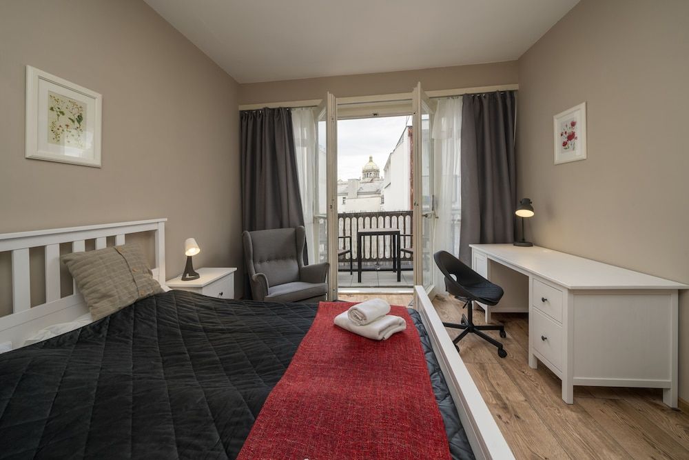 New Town - Apple Apartments Economy Studio, 1 King Bed, Balcony 18