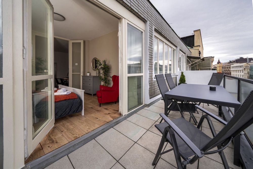 New Town - Apple Apartments Economy Studio, 1 King Bed, Balcony 9