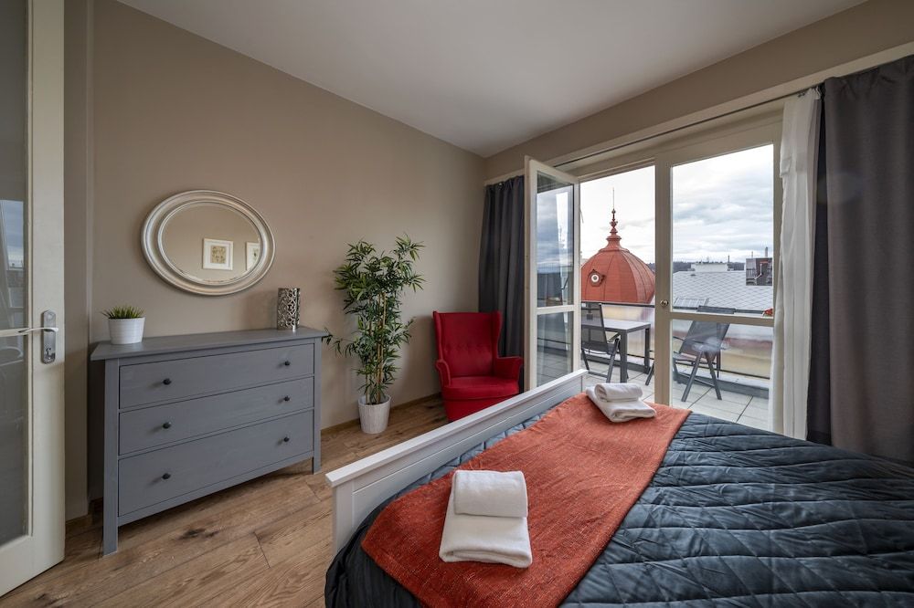 New Town - Apple Apartments Economy Studio, 1 King Bed, Balcony 6