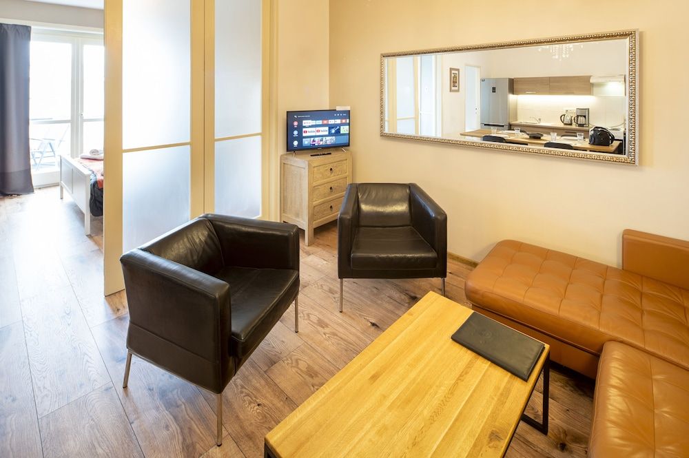 New Town - Apple Apartments Economy Studio, 1 King Bed, Balcony 20