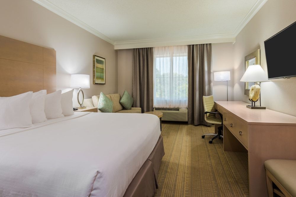 Standard Room, 1 King Bed