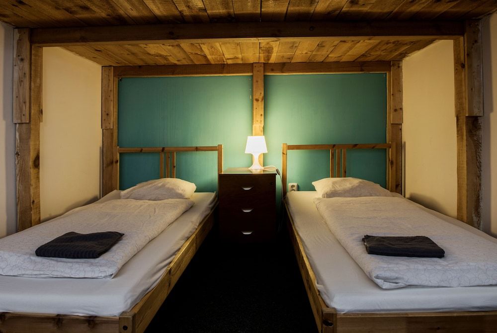 Hostel Eleven Basic Double or Twin Room, Shared Bathroom 2