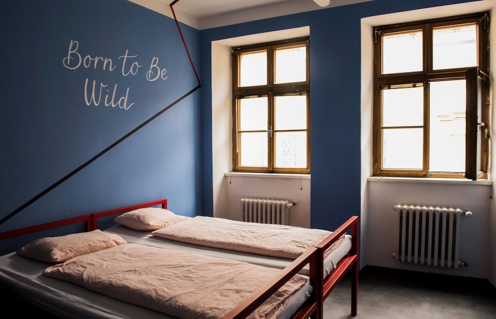 Hostel Eleven Basic Double or Twin Room, Shared Bathroom 9