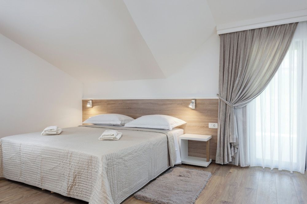 Standard Double Room (Restoran Marko)