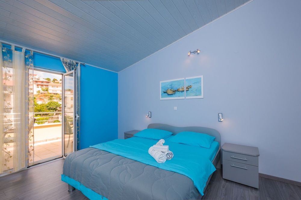 Komazin Apartment More