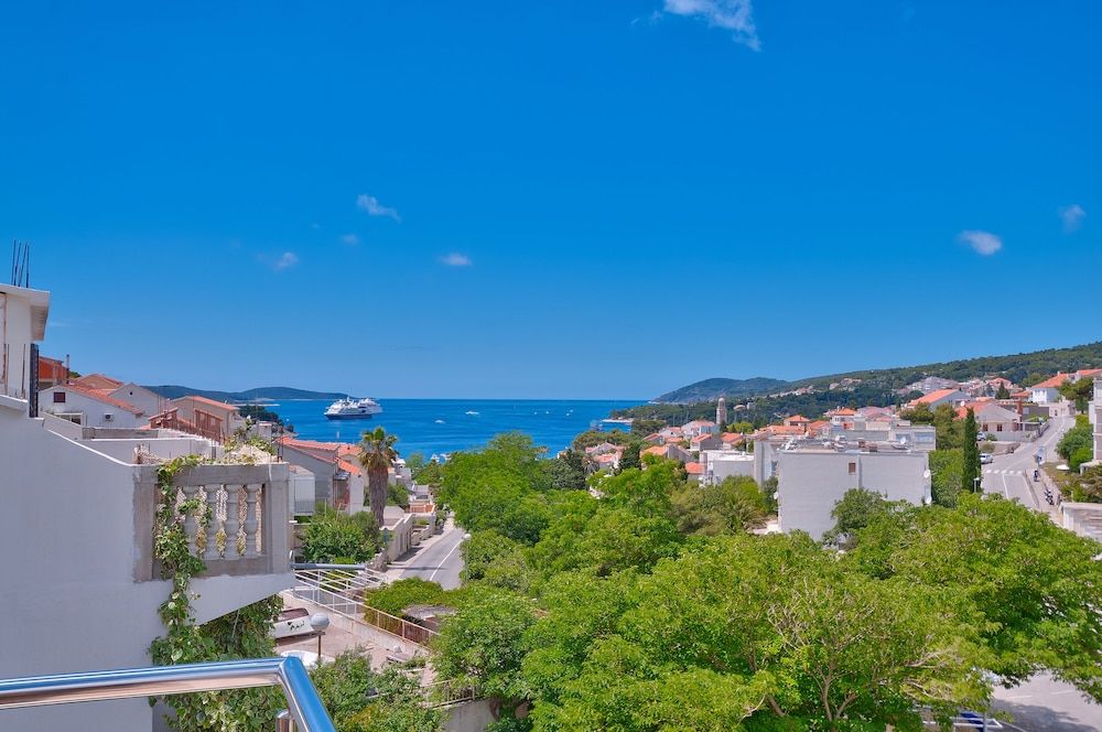 Komazin Apartment More 6