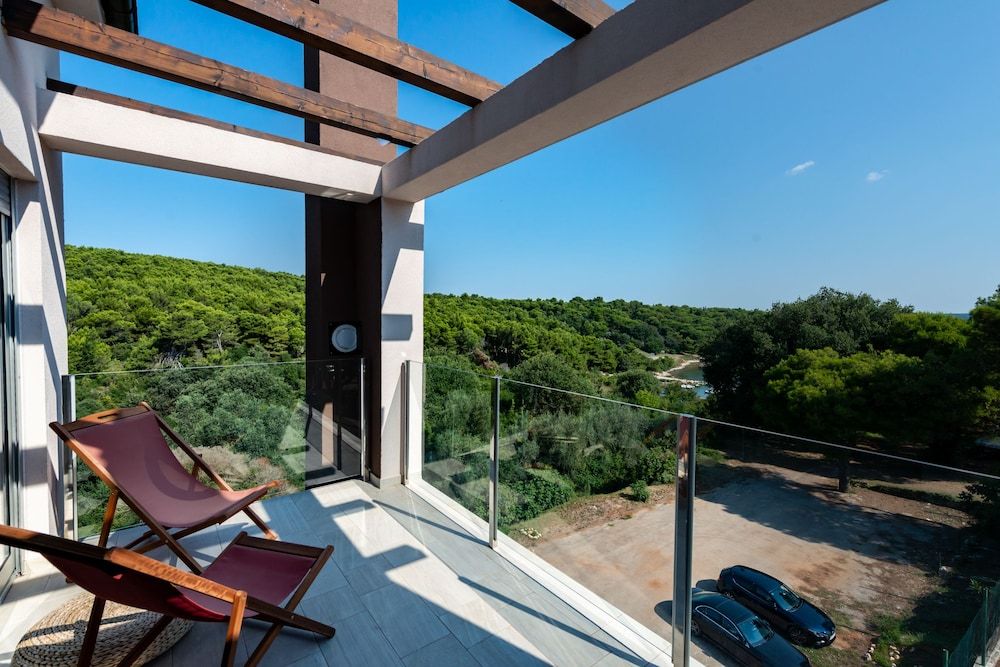 Premantura Resort - Hotel & Restaurant Suite, 2 Bedrooms, Balcony 7