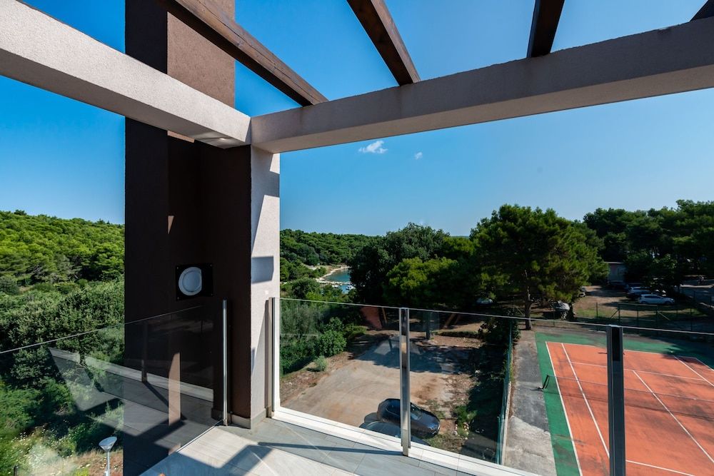 Premantura Resort - Hotel & Restaurant Suite, 2 Bedrooms, Balcony 4