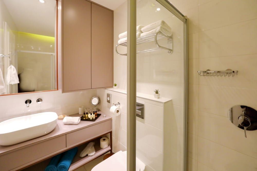 Luxury Rooms Kadena Deluxe Room, 1 Bedroom, BRONZE 21