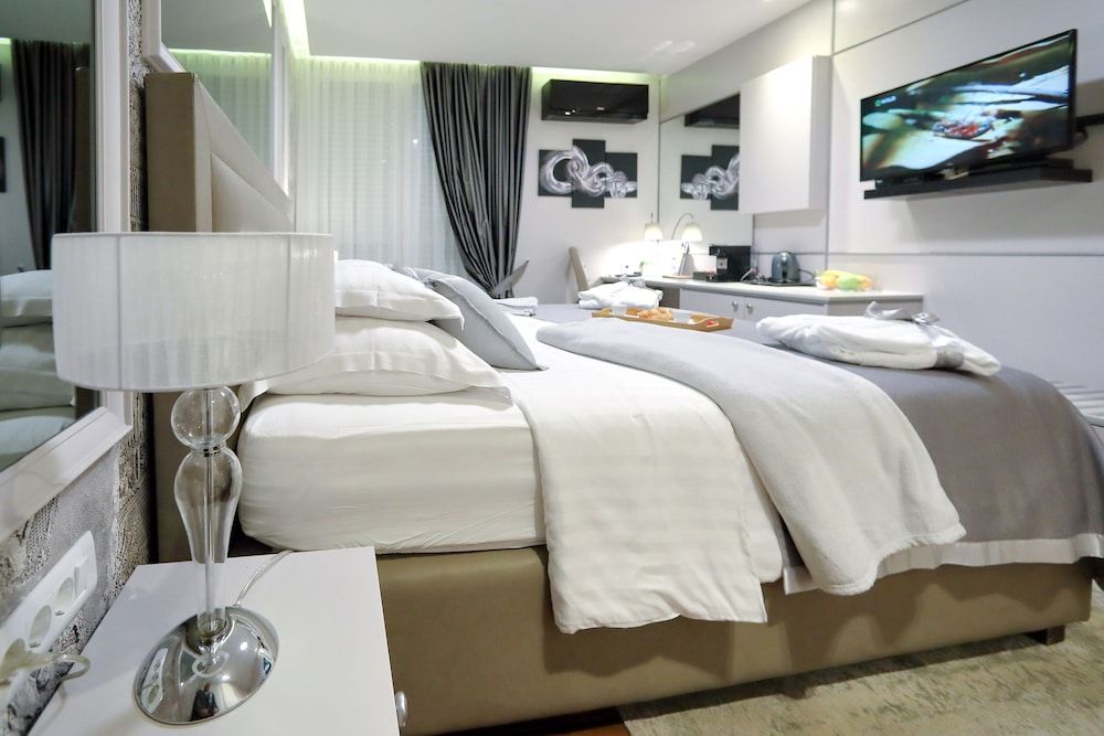 Luxury Rooms Kadena Deluxe Room, 1 Bedroom, SILVER 18