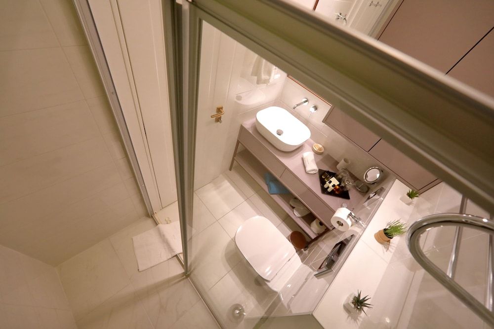 Luxury Rooms Kadena Deluxe Room, 1 Bedroom, BRONZE 24