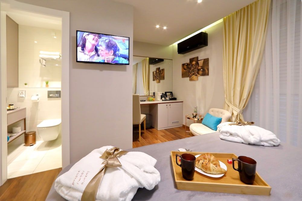 Luxury Rooms Kadena Deluxe Room, 1 Bedroom, BRONZE 15