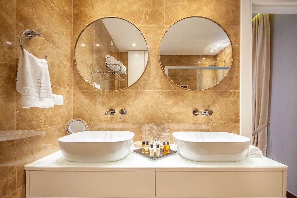 Luxury Rooms Kadena Deluxe Room, 1 Bedroom, Private Bathroom 10