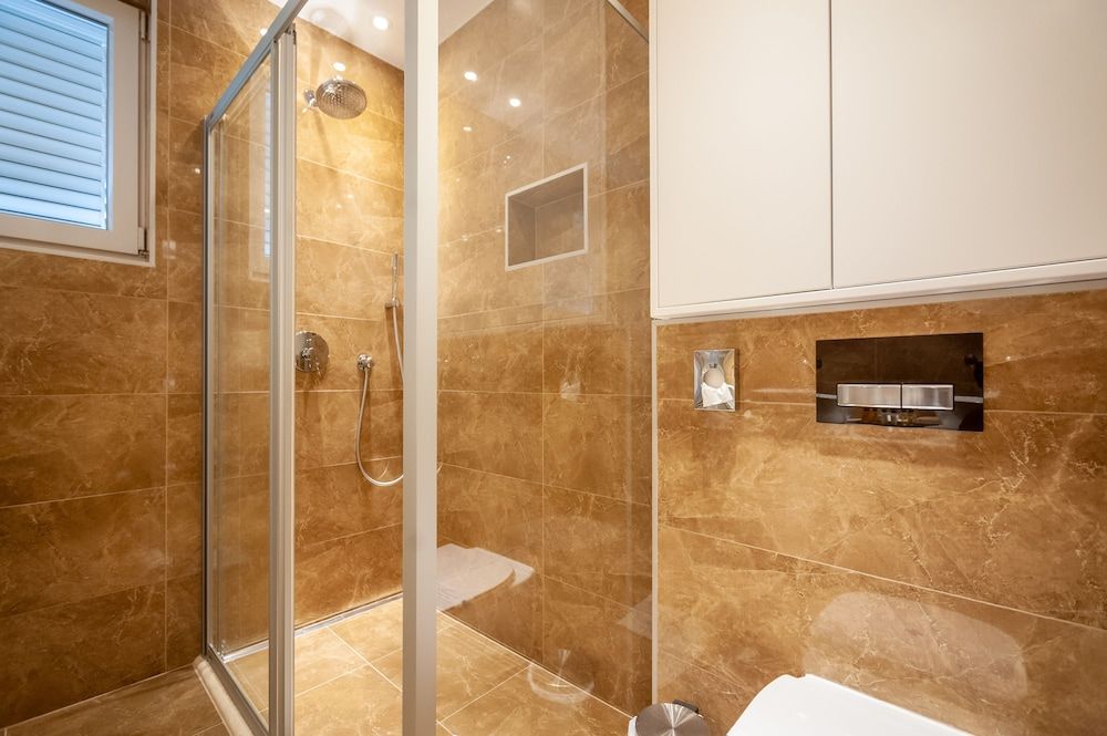 Luxury Rooms Kadena Deluxe Room, 1 Bedroom, Private Bathroom 9