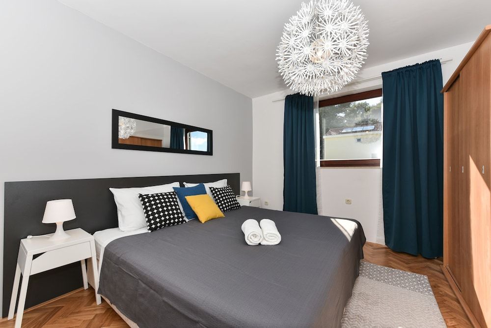 One Bedroom Apartment, Balcony, Garden view (A6)