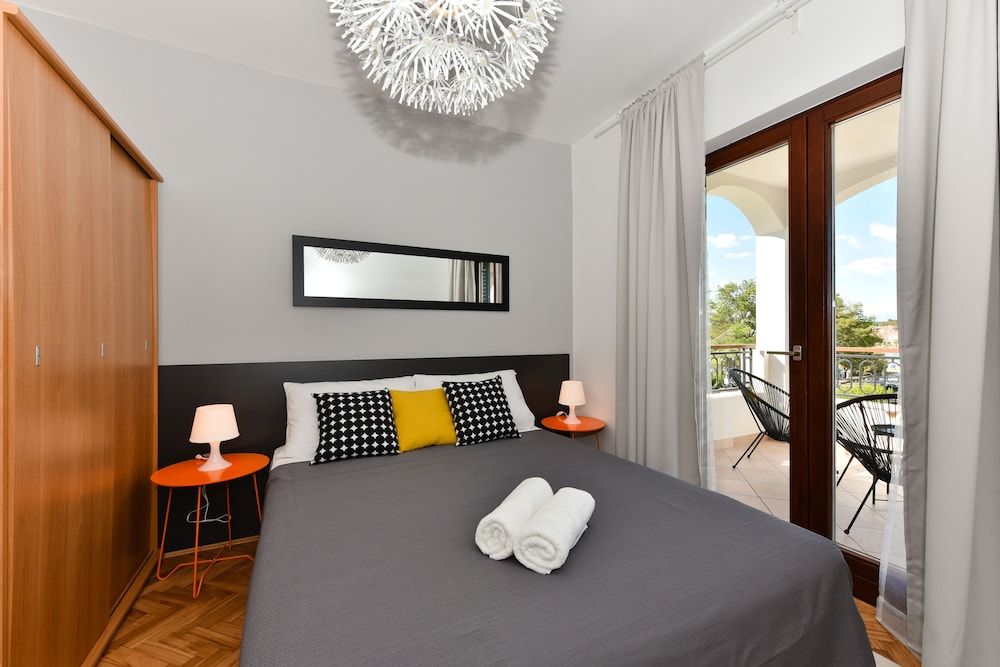 Three Bedroom Apartment, Balcony, Garden view (A3)