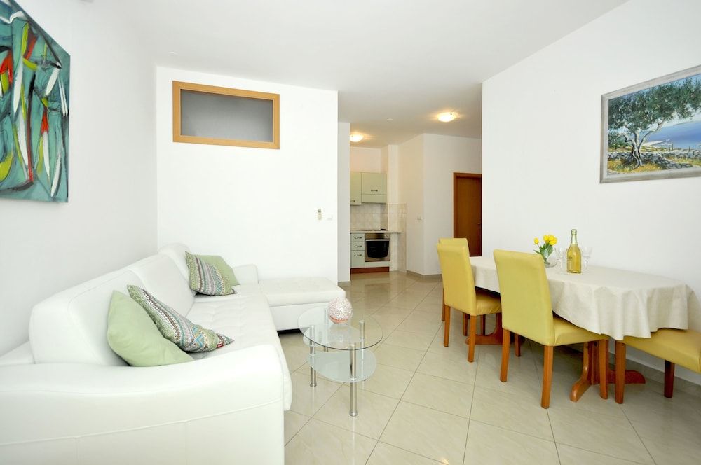 Apartmani Trogir Superior Apartment, 2 Bedrooms, Balcony (4+1 people) 7