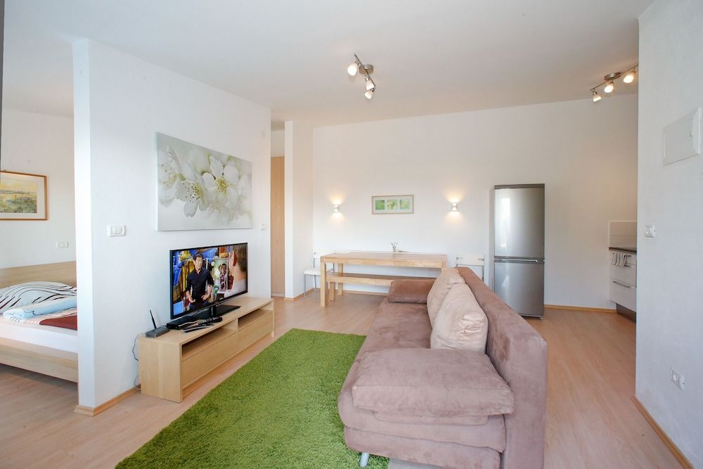 BC Apartments Comfort Studio Suite, Sea View 3