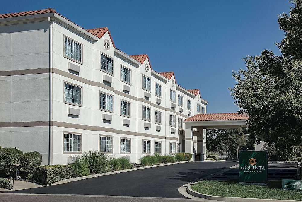 undefined La Quinta Inn & Suites by Wyndham Davis 6