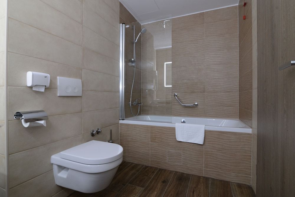 Hotel Princess Deluxe Double Room, 1 Queen Bed 4