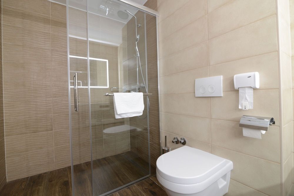 Hotel Princess Deluxe Double Room, 1 Queen Bed 6