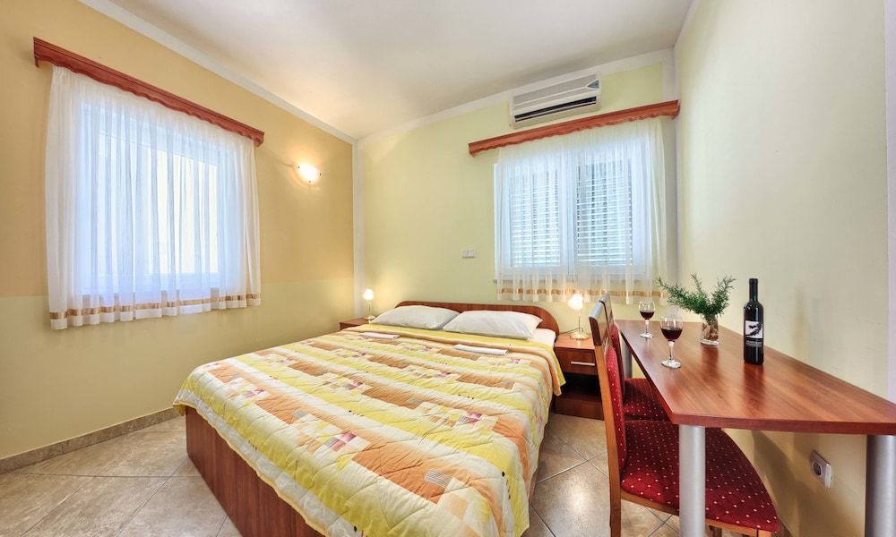 Deluxe Double Room, Balcony (Partial sea view)