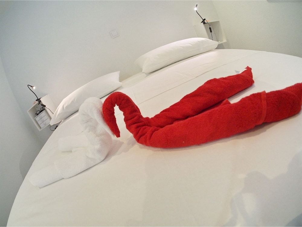 undefined Icy-House 3