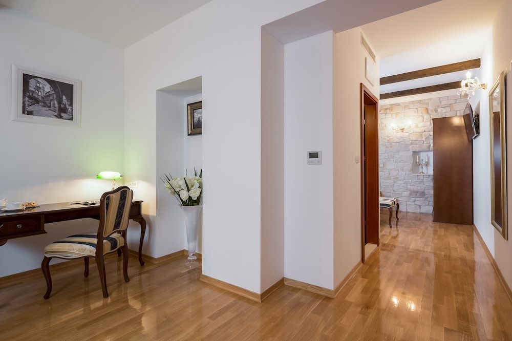 Priska Heritage Rooms Exclusive Suite, Balcony, Courtyard View (104) 4