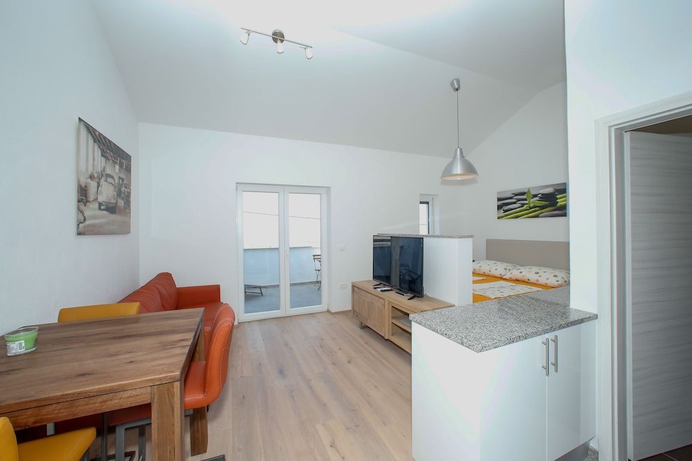 BC Eleven Superior Studio, Sea View 3