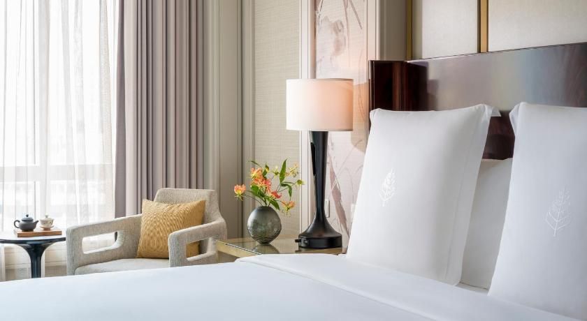 undefined Four Seasons Hotel Macao 10