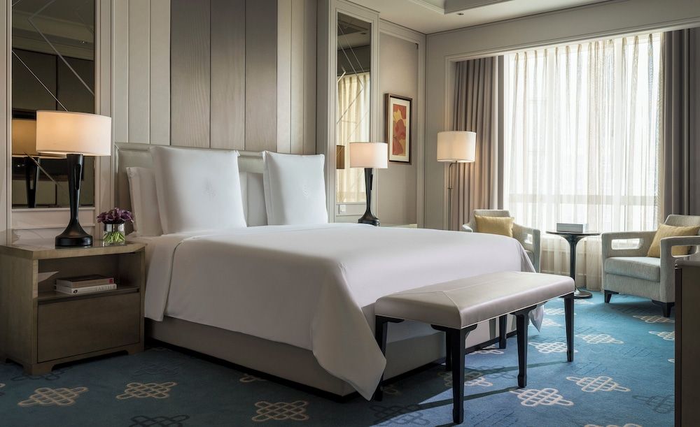 undefined Four Seasons Hotel Macao 10