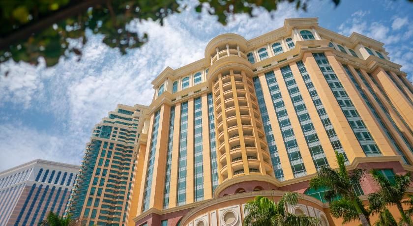 undefined Four Seasons Hotel Macao 2
